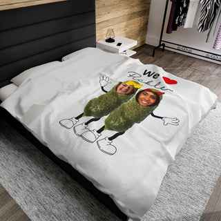 Best Friends Pickle Food Blanket | Personalized Food-Themed Throw with Custom Photos & Names | Funny Gift for Kids & Adults